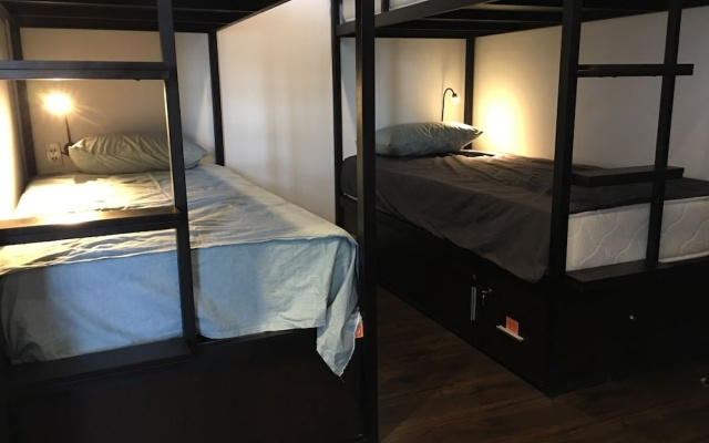 Penthouse Hostel & Spa – Guest Rooms – Ho Chi Minh City