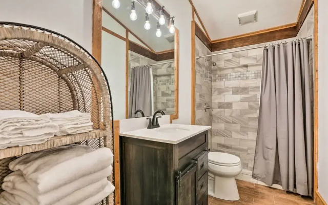 Pet-friendly 'raceway Ranch' w/ Patio & Grill