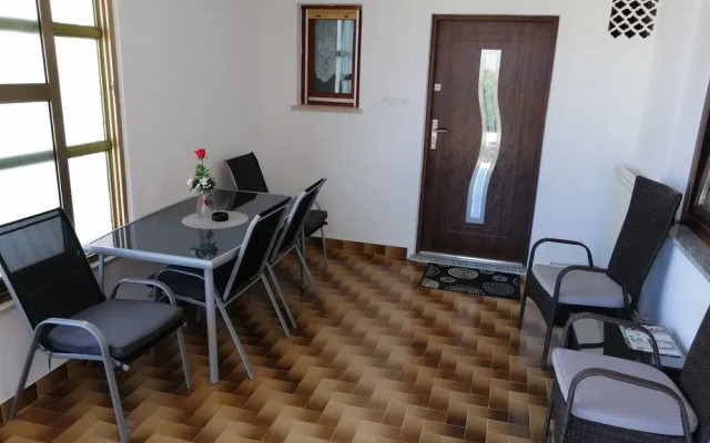 Viktor Rooms and Apartments