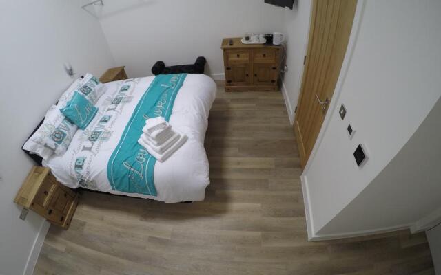 Deepcut Lodge Bed and Breakfast Self Service