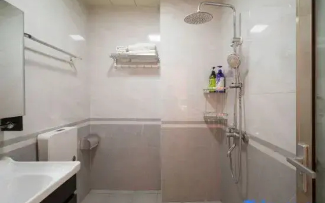 Zhuzhou Tianze Art Apartment (Hongqi Square)
