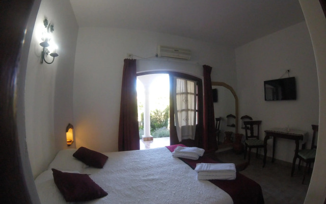Hotel Portal del Santo