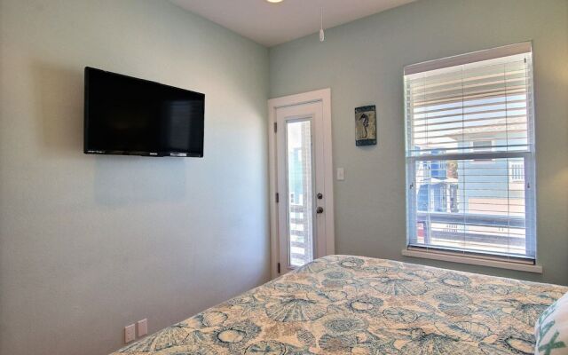 Jellyfish Home 39 by RedAwning