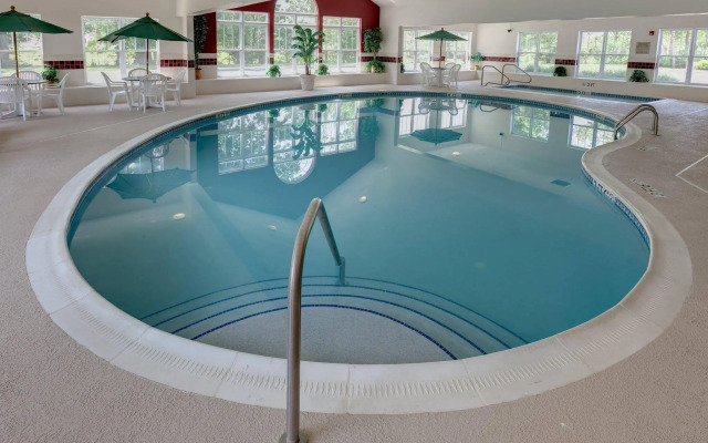 Holiday Inn Express & Suites Columbus Airport East by IHG