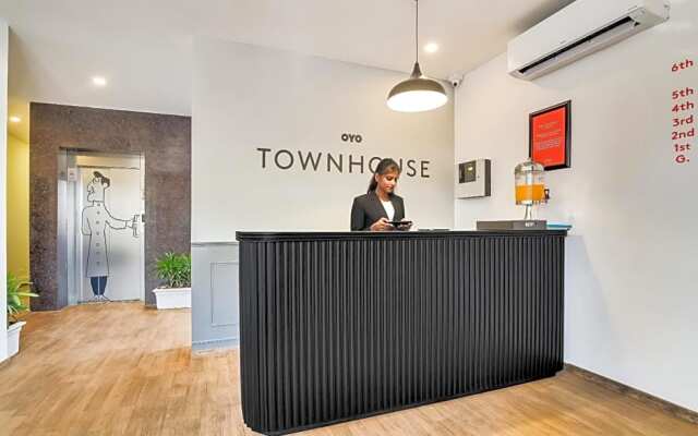 OYO Townhouse 238 Ulssor