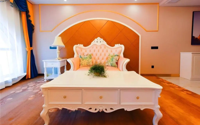 VX Wuxi Jiangyin High-tech Zone Panlongshan Park Hotel