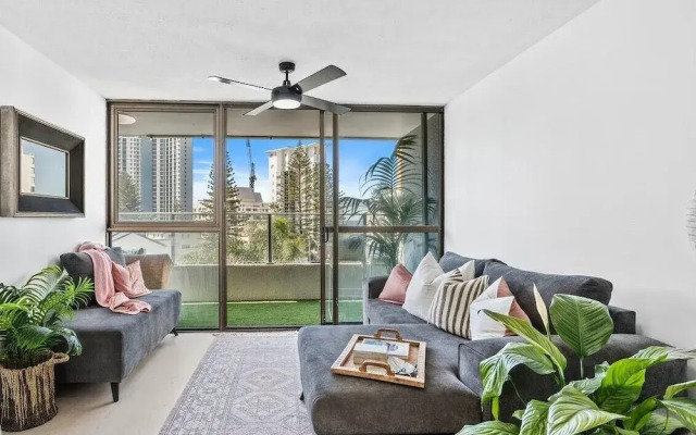 Luxe 2 Bedroom Oceanview Retreat on Fern