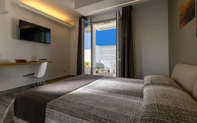 Sundeck Hotel & Spa