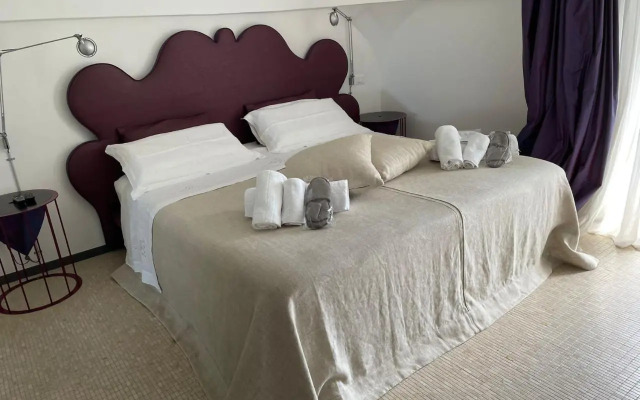 Bartago Luxury House