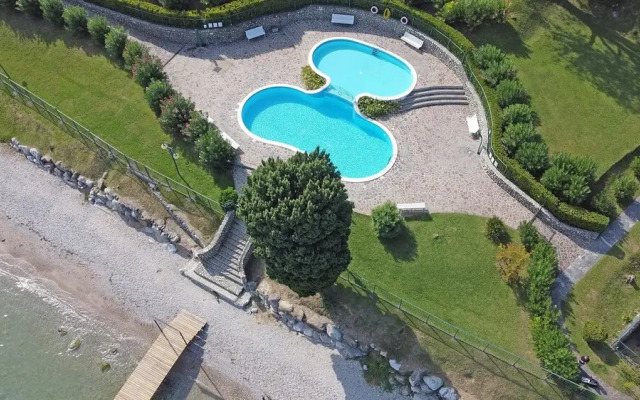 Specchio sul Lago