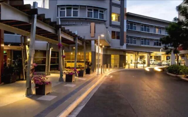 Colmslie Hotel Suites & Conference Centre