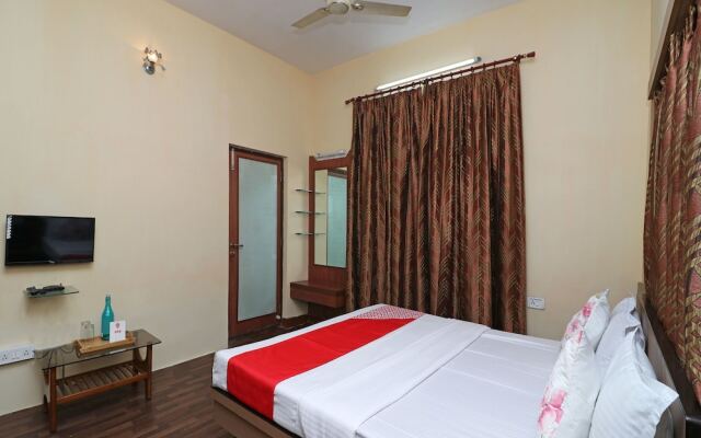 OYO 11920 Rishta Inn