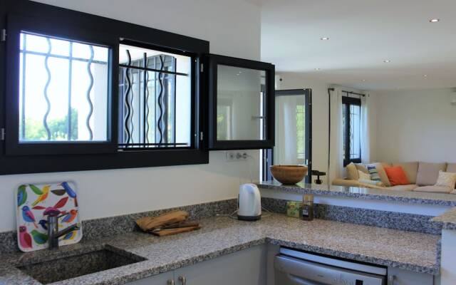 Inviting Holiday Home in La Croix Valmer With Swimming Pool