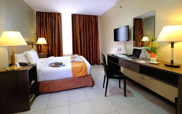 OYO 187 The Maxwell Hotel