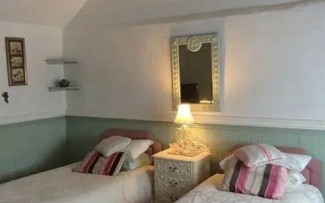 The White Horse Crostwick