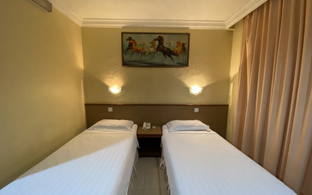 OYO 89958 Hotel Umimas