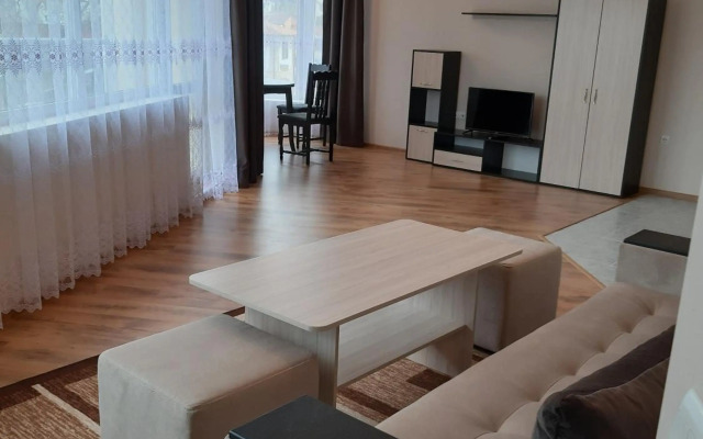 АПАРТАМЕНТ Амира 2