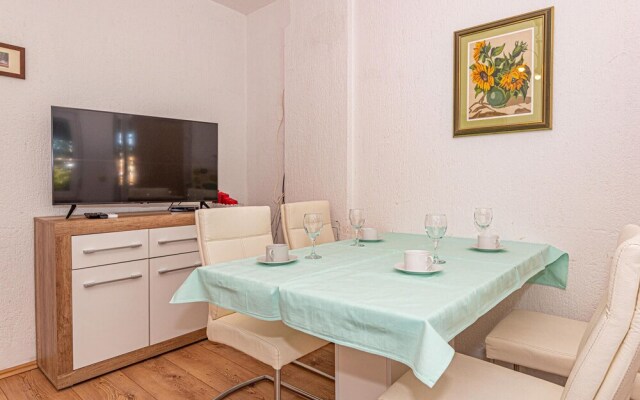 Awesome Apartment in Rogoznica With 2 Bedrooms and Wifi