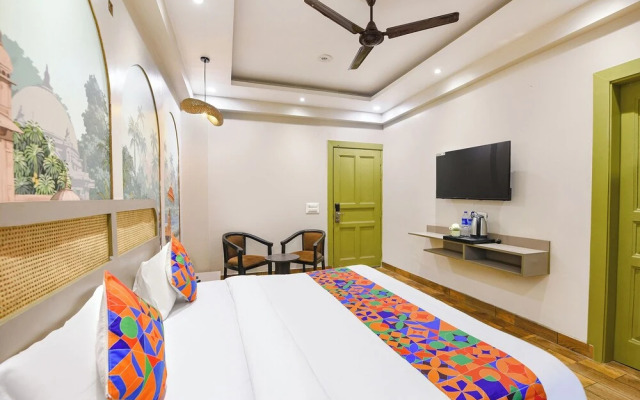 Fabhotel The White Pepper