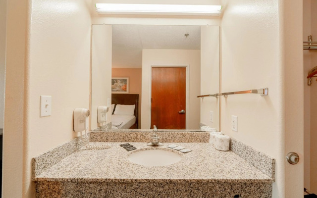 Capital O Fairway Inn - Baytown La Porte TX