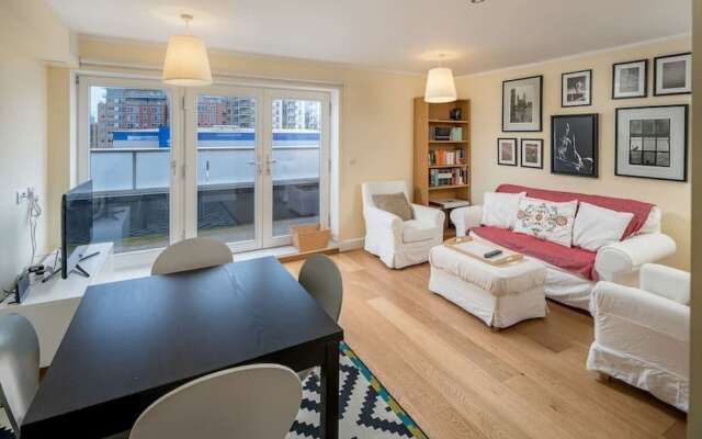 Spacious 3Bed2bath W Balcony In Battersea