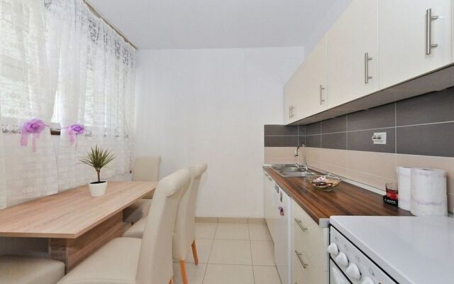 Feel Center Apartments.