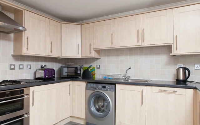 2 Bedroom Flat In Converted Distillery In Edinburgh