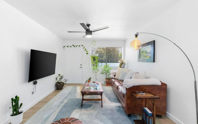 Citrus Blossom 1BR Condo with Pool