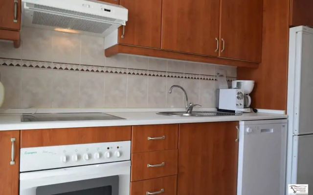 Bright 2 Bedroom First Floor F-4