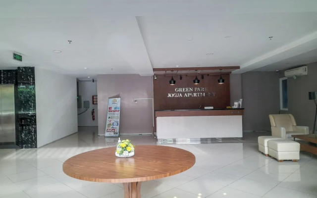 Spacious 2Br At Green Park Yogyakarta Apartment