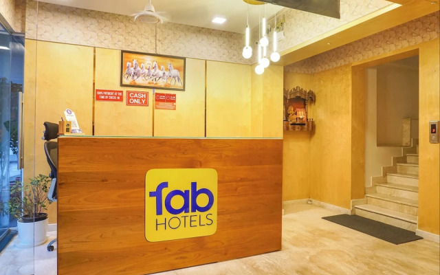 FabHotel Executive Pearl Inn - Nr. Twin tower