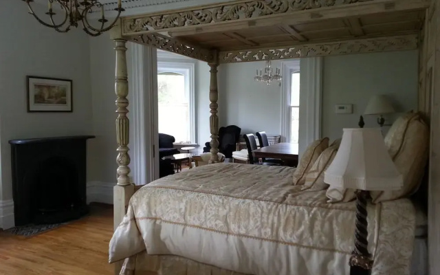 The Dufton House
