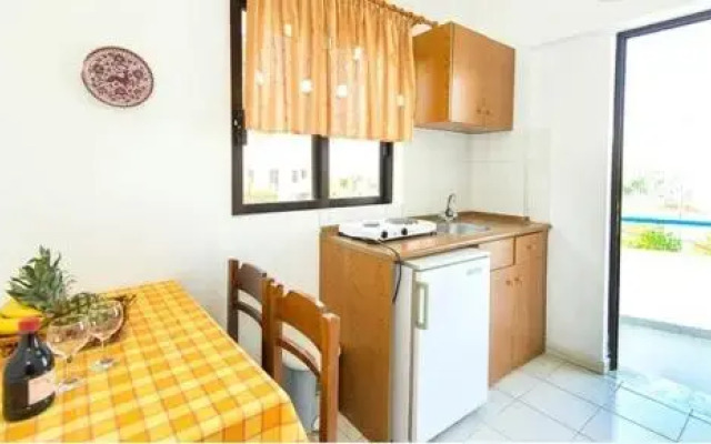 Evi Apartments And Studios