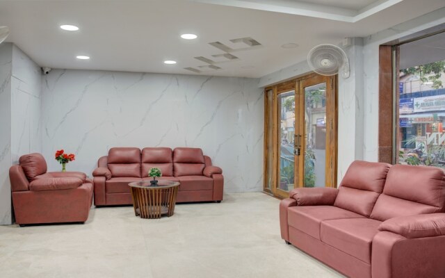 Treebo Golden Inn, 700 Mtrs From Promenade Beach