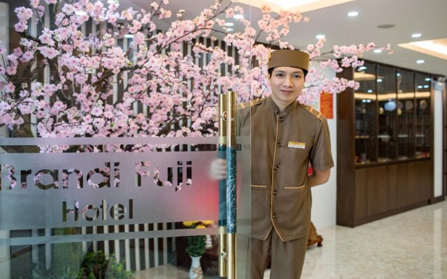 Brandi Fuji Hotel