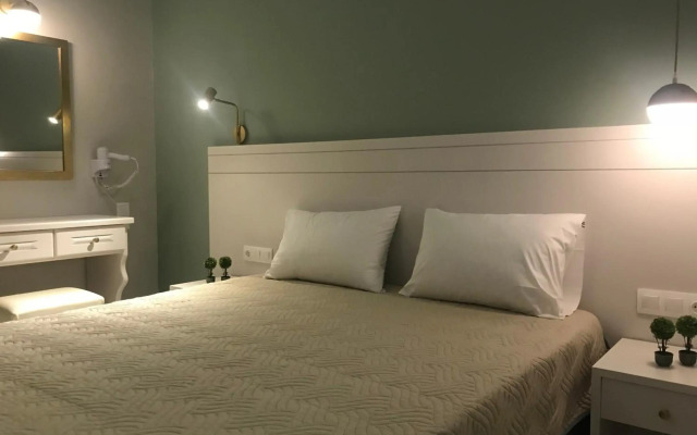George Deluxe Apartments
