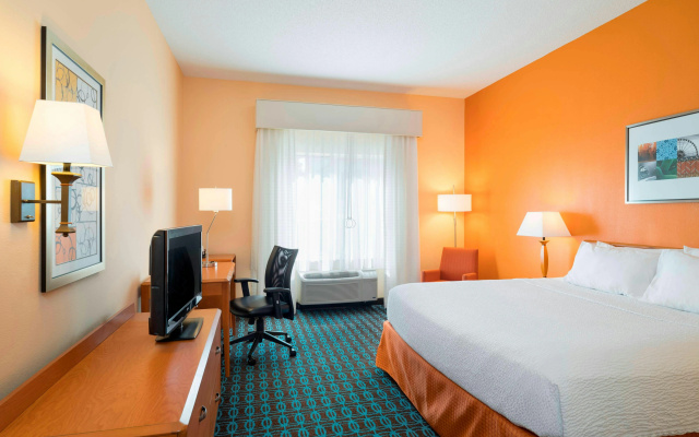 Fairfield Inn & Suites by Marriott State College