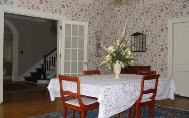 Mountain Laurel Bed & Breakfast