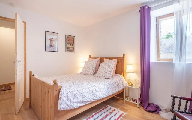 Cosy Holiday Home With Garden