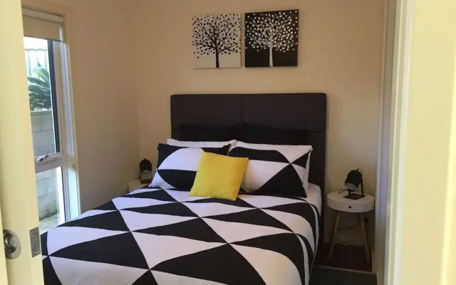 Lyreen's Apartment B&B