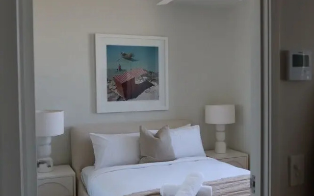 Luxury Palm Beach 1 BDR in The Village