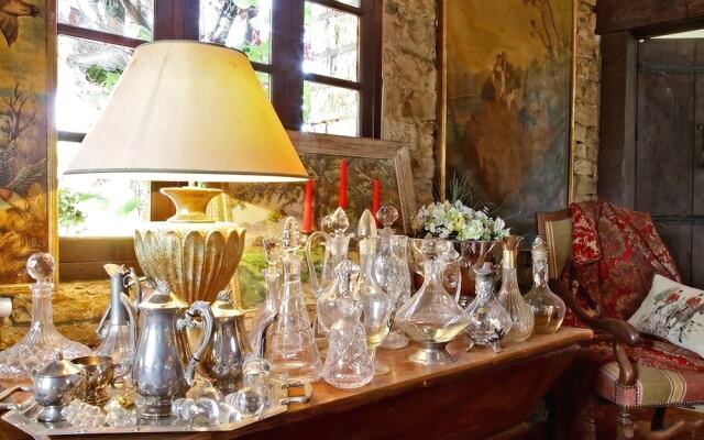 Logis Hostellerie de lAuberge de LÉtang Bleu