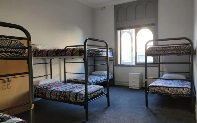 Britannia on William - Hostel
