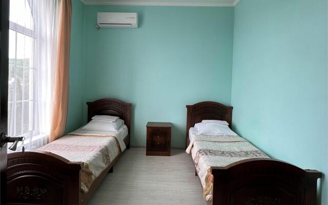 Nikos Guest House