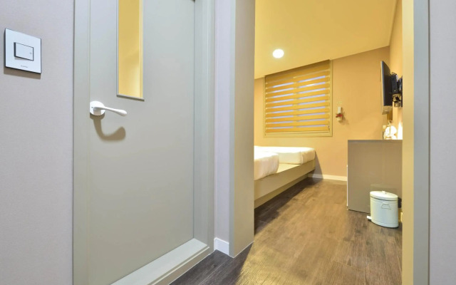 WITH U Hotel & Guesthouse