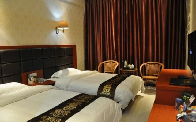 Yichuan Longsheng Business Hotel