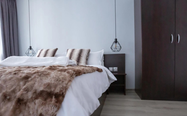 Lovely 1 Bedroom Apartment 5min FROM THE SKI LIFT!