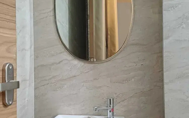 JMB Hotel Height