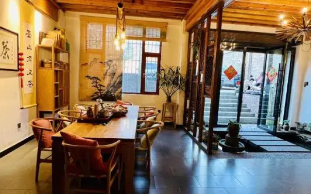 Dali Yiruiju Chinese Inn (Erhai Lake Ecological Corridor Hudiequan)