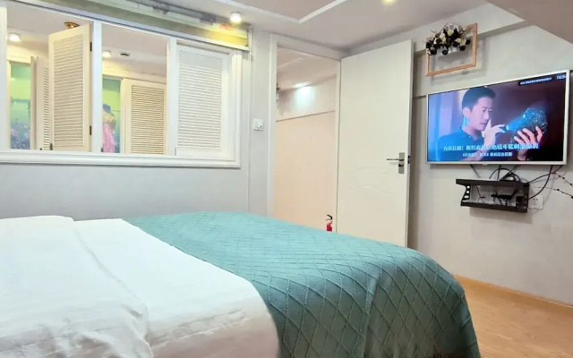 Railway Station Splendid Elegant Apartment